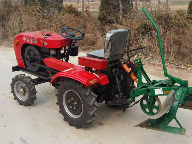 拖拉機(jī)牽引機(jī)倒車(chē)有什么技巧嗎？